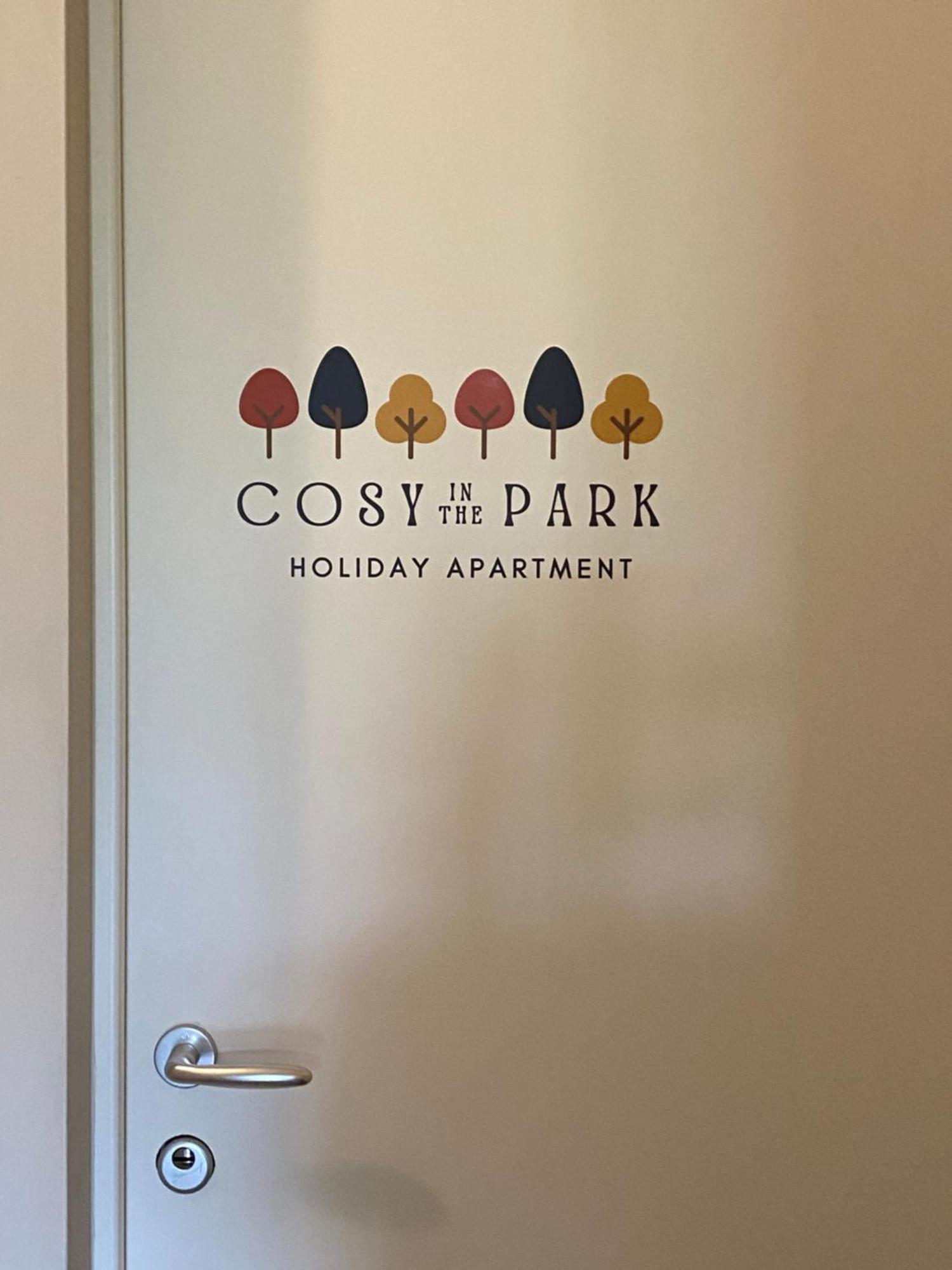 Cosy In The Park Apartment โกโม ภายนอก รูปภาพ