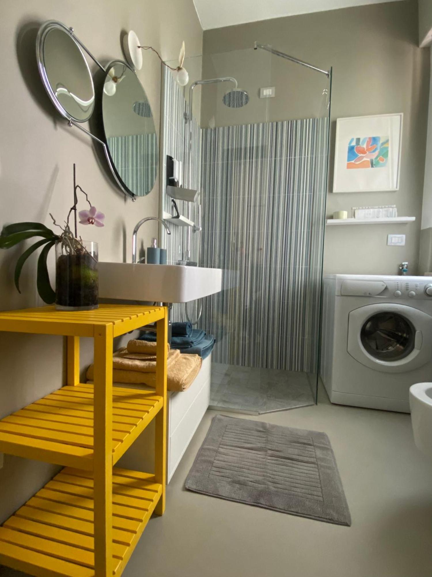 Cosy In The Park Apartment โกโม ภายนอก รูปภาพ