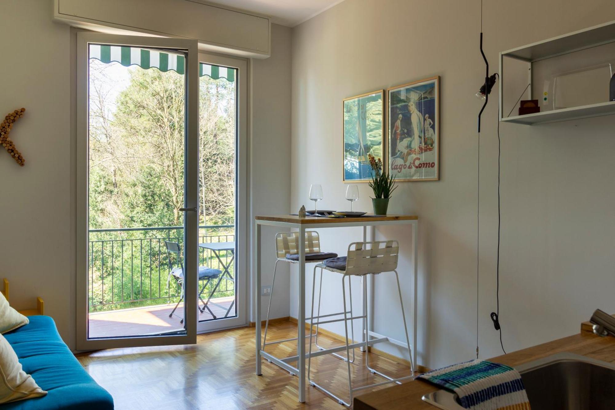 Cosy In The Park Apartment โกโม ภายนอก รูปภาพ