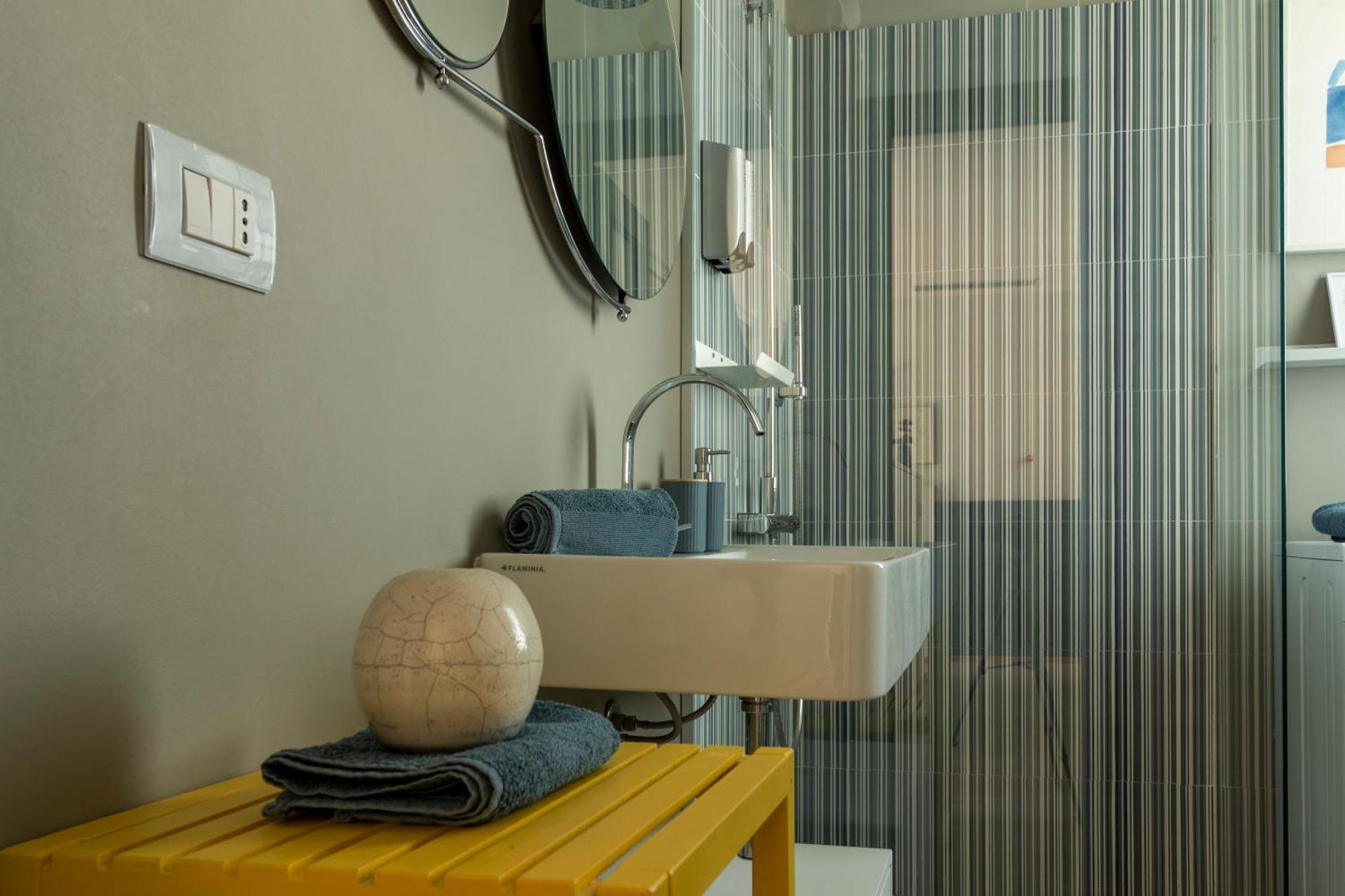 Cosy In The Park Apartment โกโม ภายนอก รูปภาพ